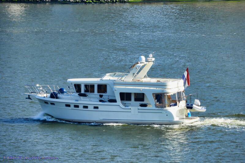 pleasureboat BOLOCAN