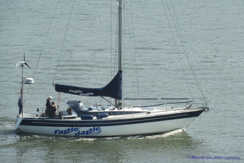 (26) - sailboat RAZZLE DAZZLE