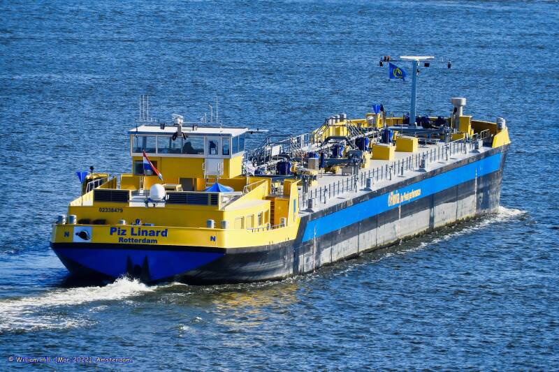 tanker PIZ LINARD