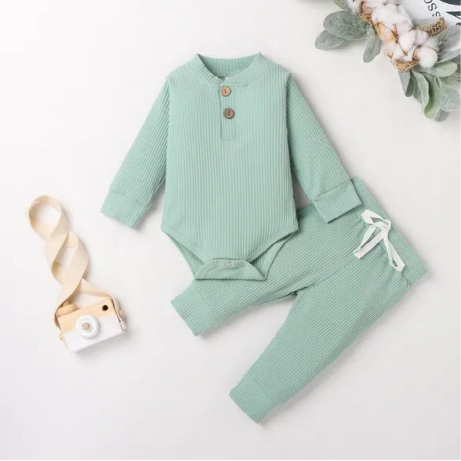 Kleding set truitje en broek