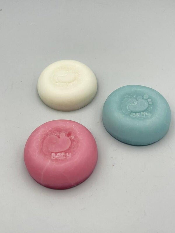 Baby ornament met voetjes