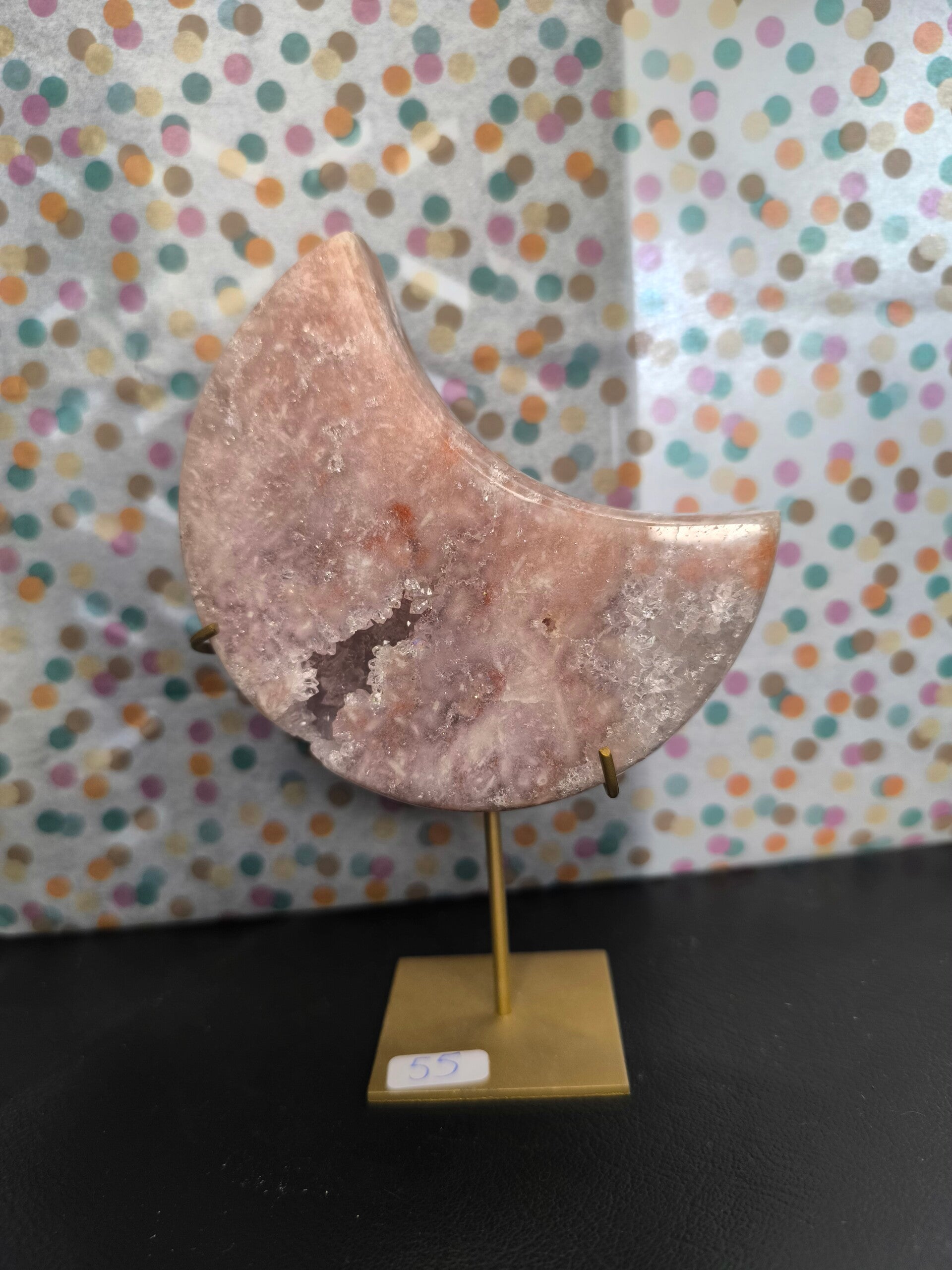 Roze amethist maan op standaard