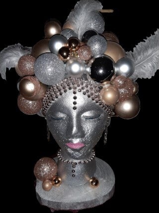 🎄 Kerstdecoratie – Handgemaakt kerststuk: hoofd van foam in diverse kleuren 🎁