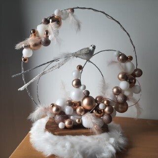 🎄 Kerstdecoratie – Handgemaakt kerststuk met 3 ringen en sfeervolle accenten 🎁