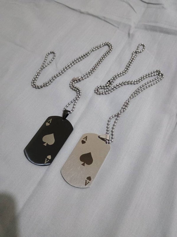 Twin Card's Necklace's  (Q4: