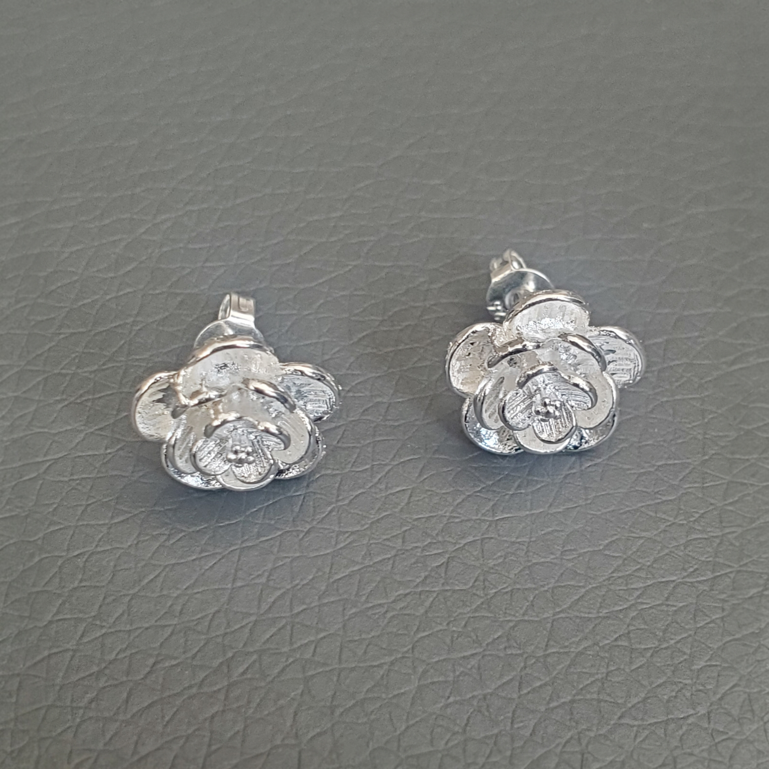 925 Sterling Silber Kleine Ohrringe in Rosen-Design