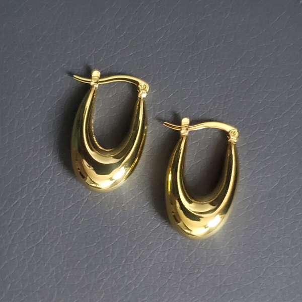Chunky Goldene Creolen in Tropfenform