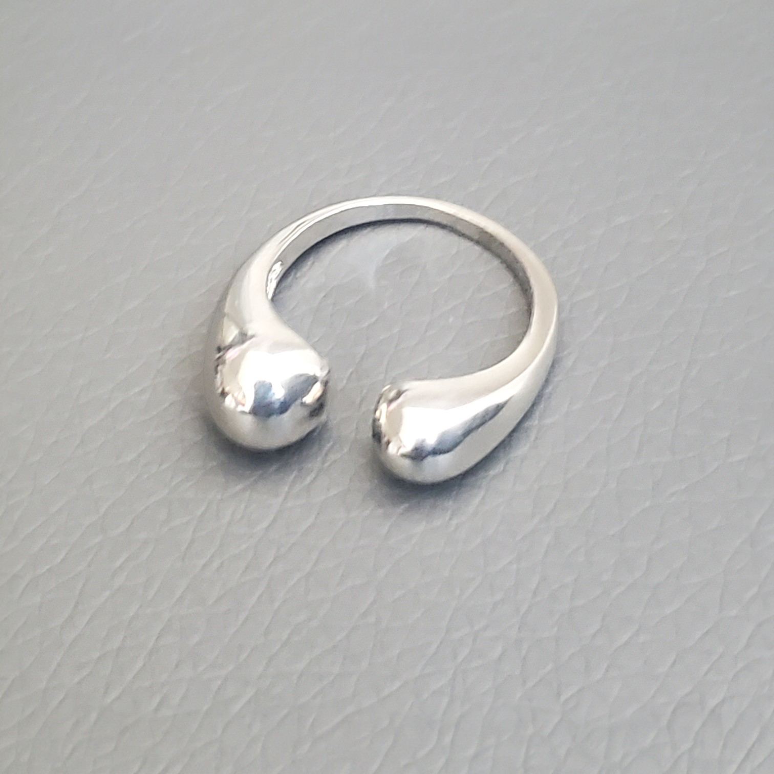 Verstellbar Ring in Tropfenform aus Edelstahl
