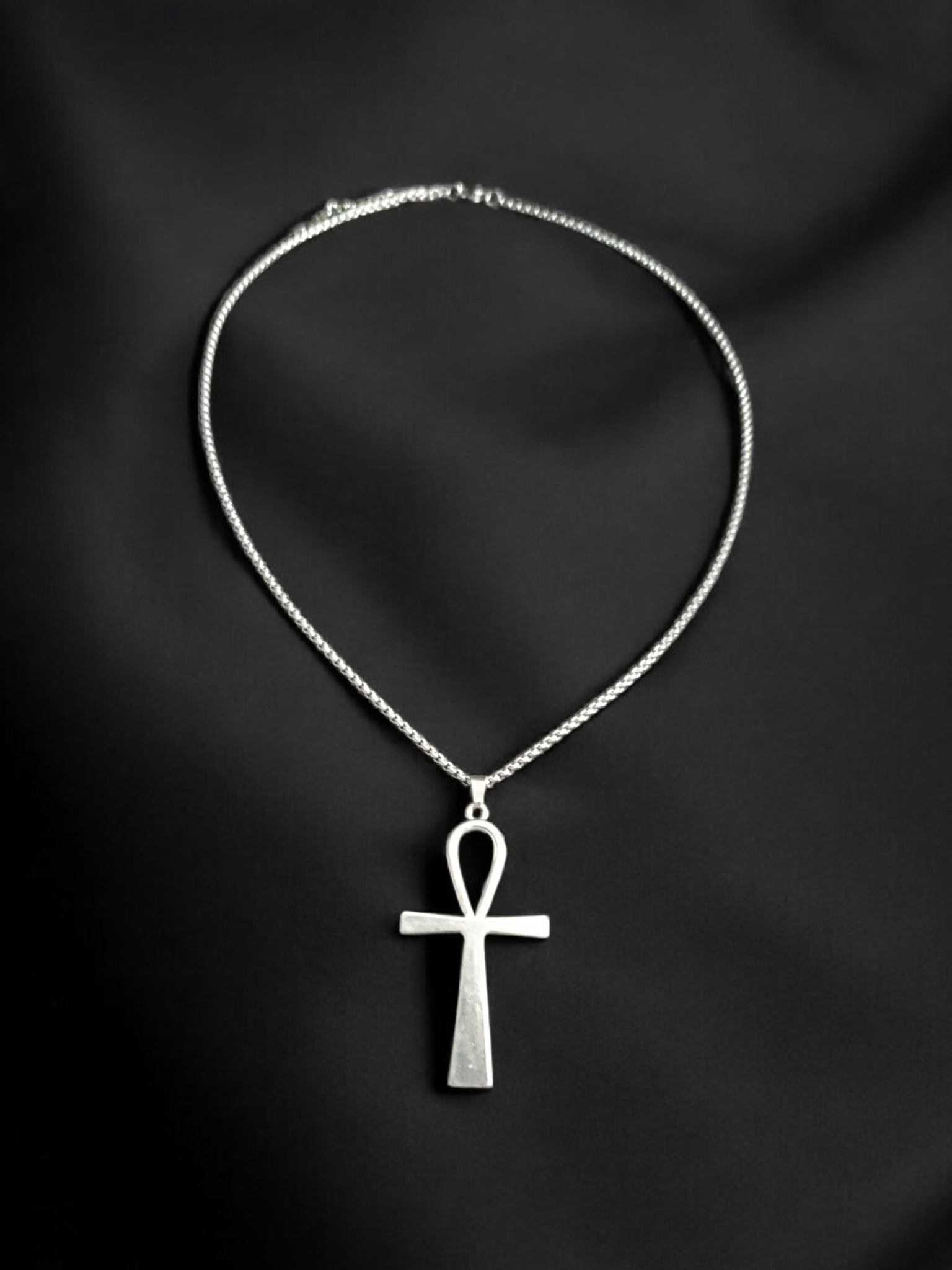 Große silberfarbene Ankh Anhänger Kette