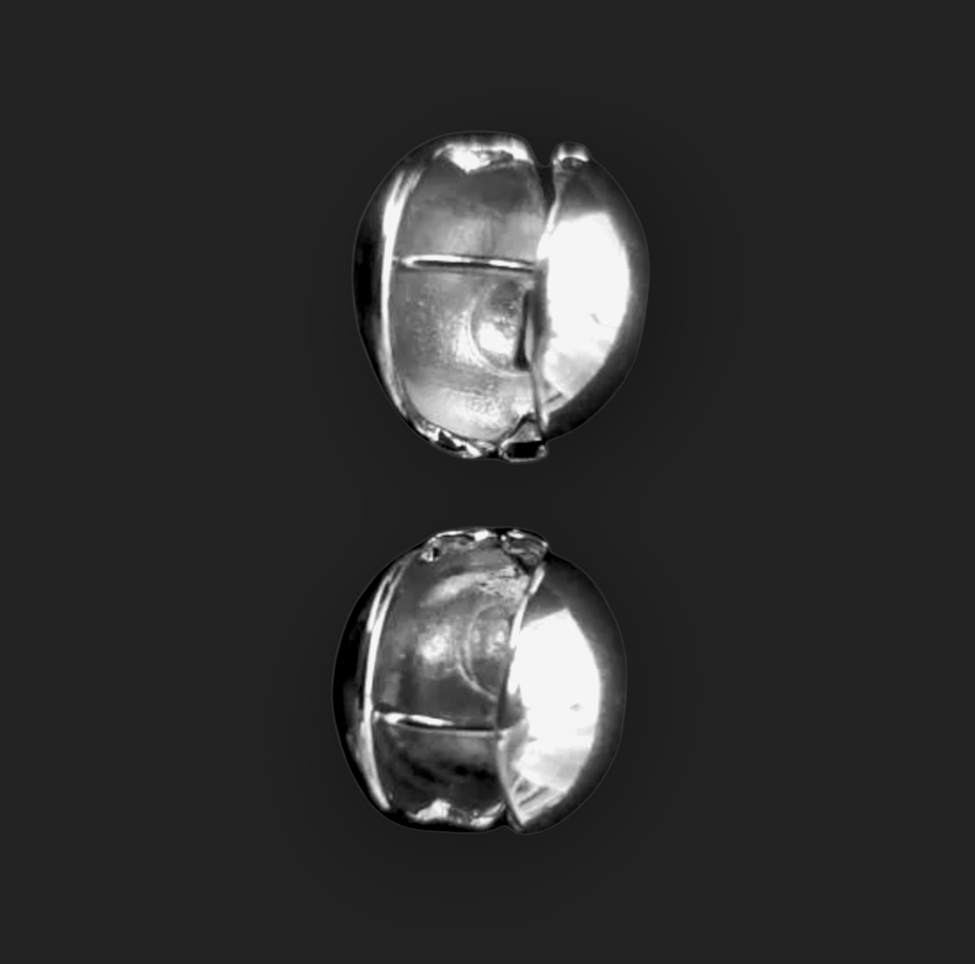 925er kugelförmigen Huggie-Ohrringe