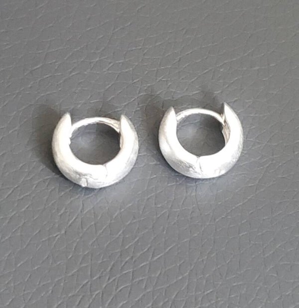 Mini-Huggie-Creolen aus 925er Silber