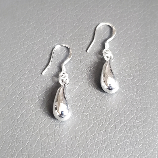 Tropfen-Ohrhänger aus 925er Silber