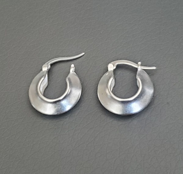 Elegante kleine Creolen 925er Silber