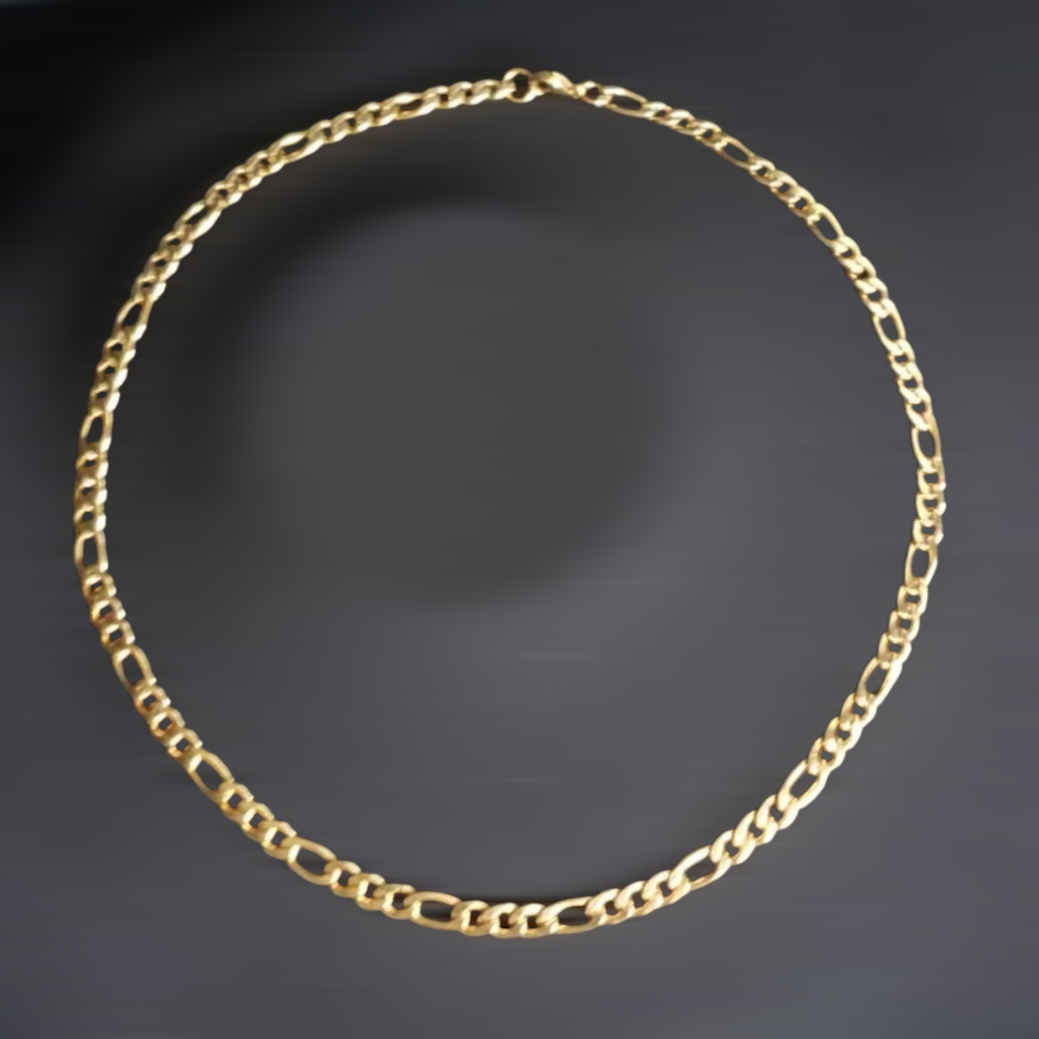 Goldene Halskette aus Edelstahl