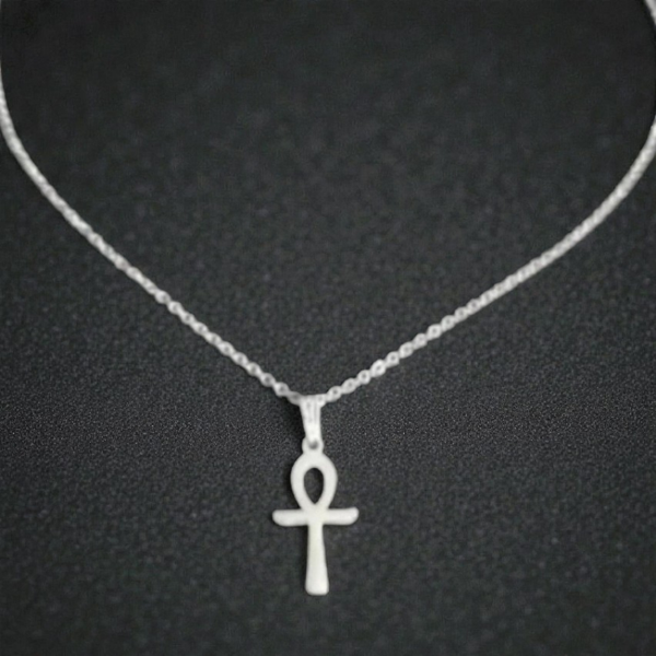 Silberne Halskette mit Ankh-Kreuz Anhänger