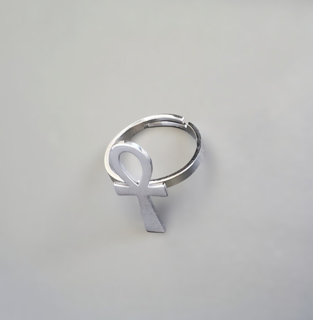 Ankh-Kreuzring in Silberfarbe