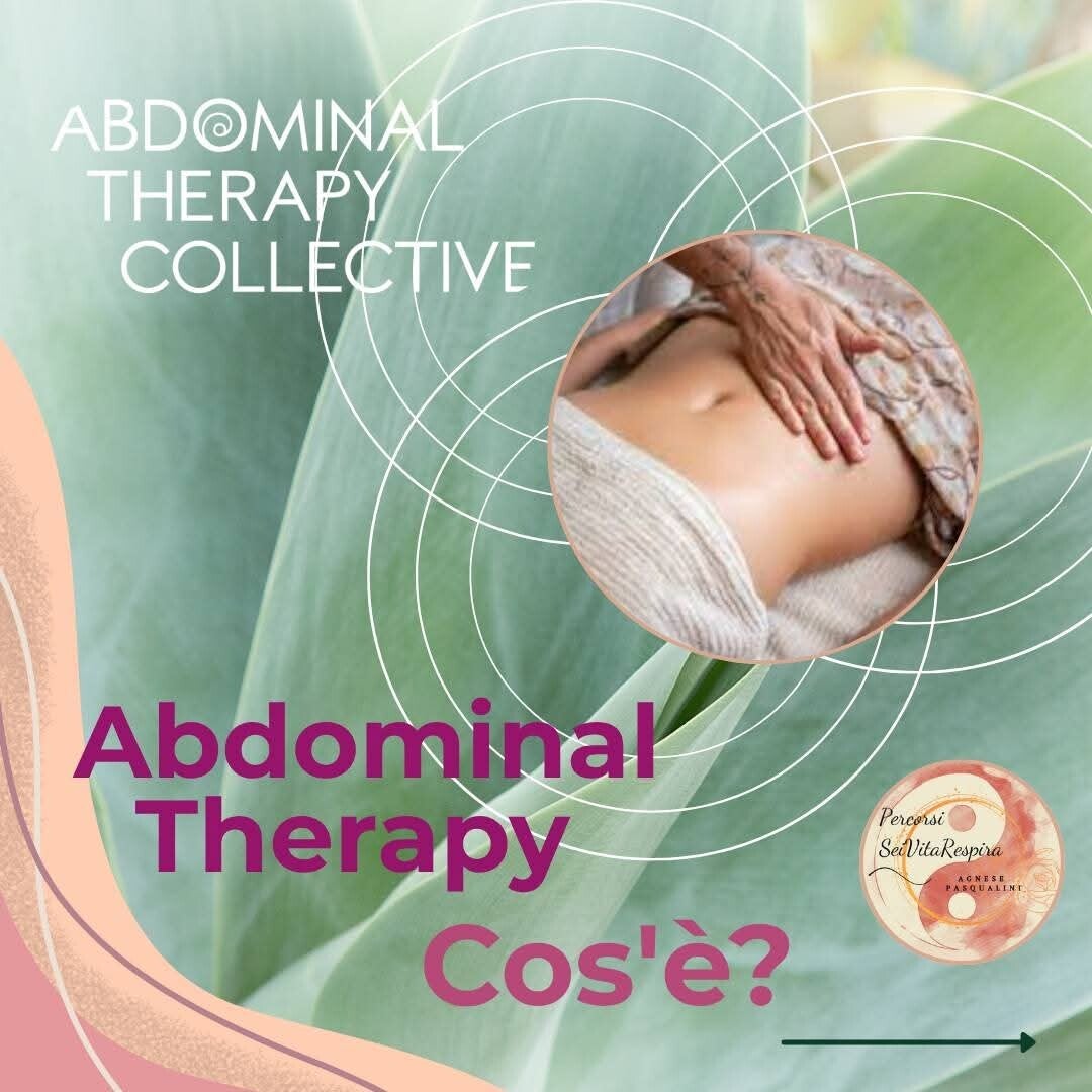 pagina di un volantino  creato  da Agnese Pasqualini dal titolo " Che cos'èAbdominal Therapy  ? Con l' immagine  di un dettaglio di mani che eseguono una tecnica di lavoro corporeo e decontratturante sulla zona addominale e il logo di Percorsi Sei Vita re