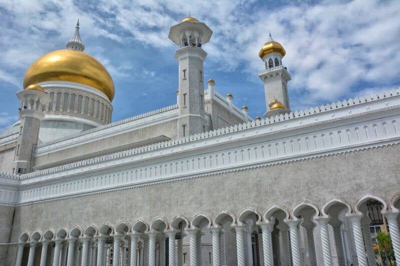 temple mosque brunei darussalam