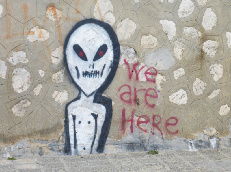 alien grafitti in varna bulgaria