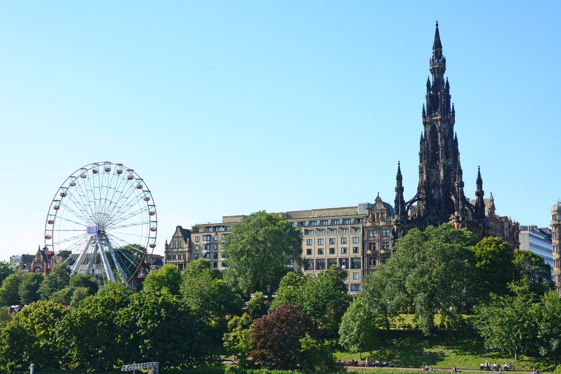 city view of edinburgh scotland