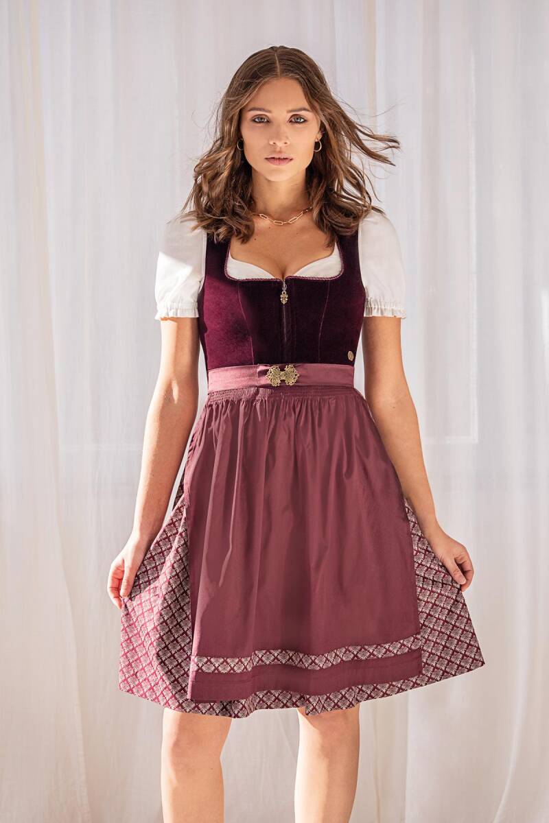 dirndl-amorbach-_-bluse-m-dingen-standard.jpg