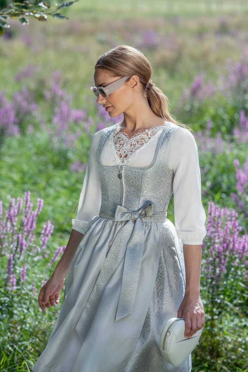 dirndl-pegnitz-_-bluse-viechtach-standard.jpg