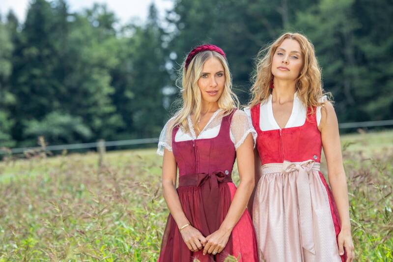 dirndl-rehau-_-bluse-anzing-_-bluse-kienberg-standard.jpg