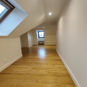 1000043293-standard.jpg