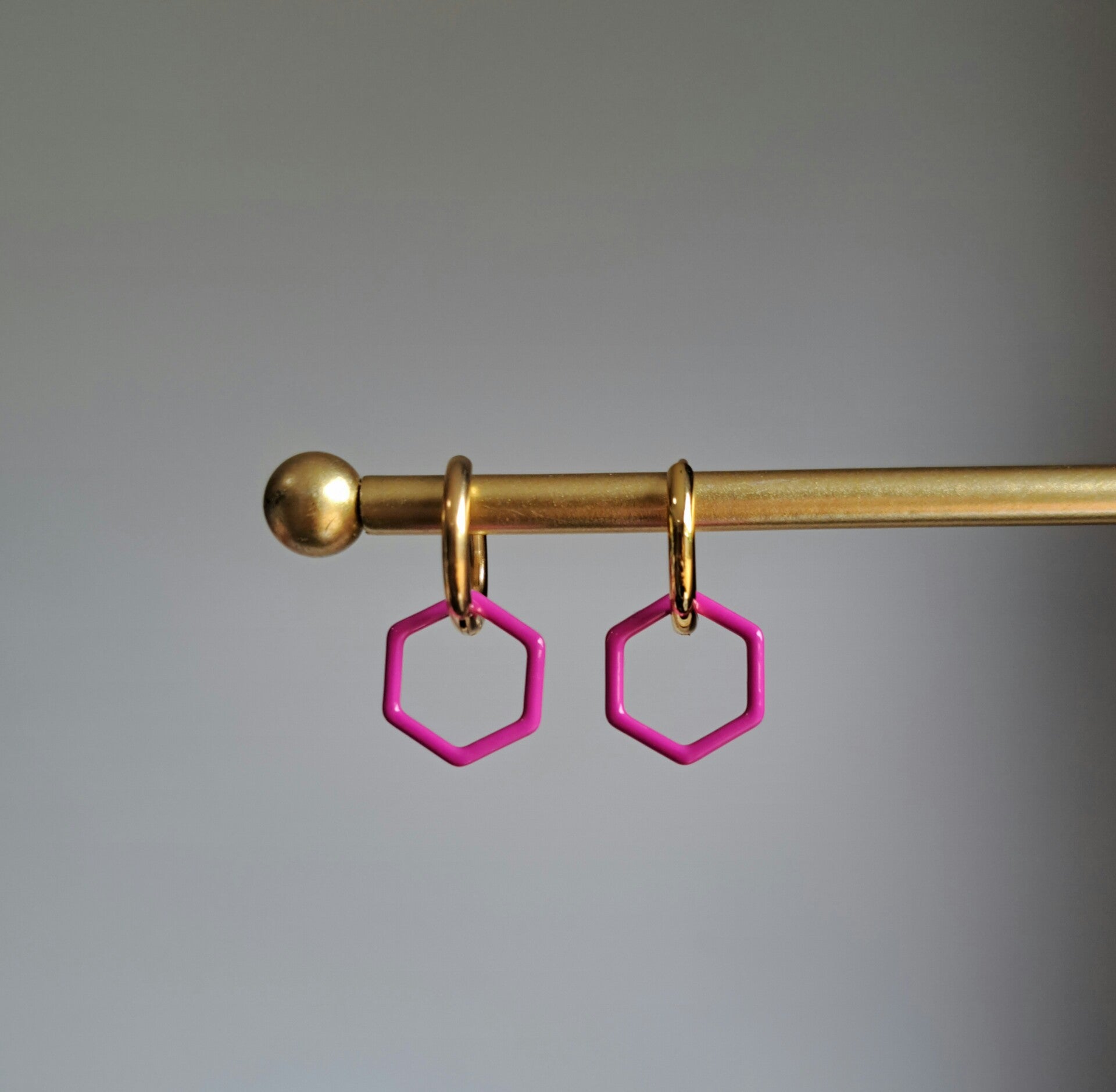 Stainless steel met paars/roze hexagon