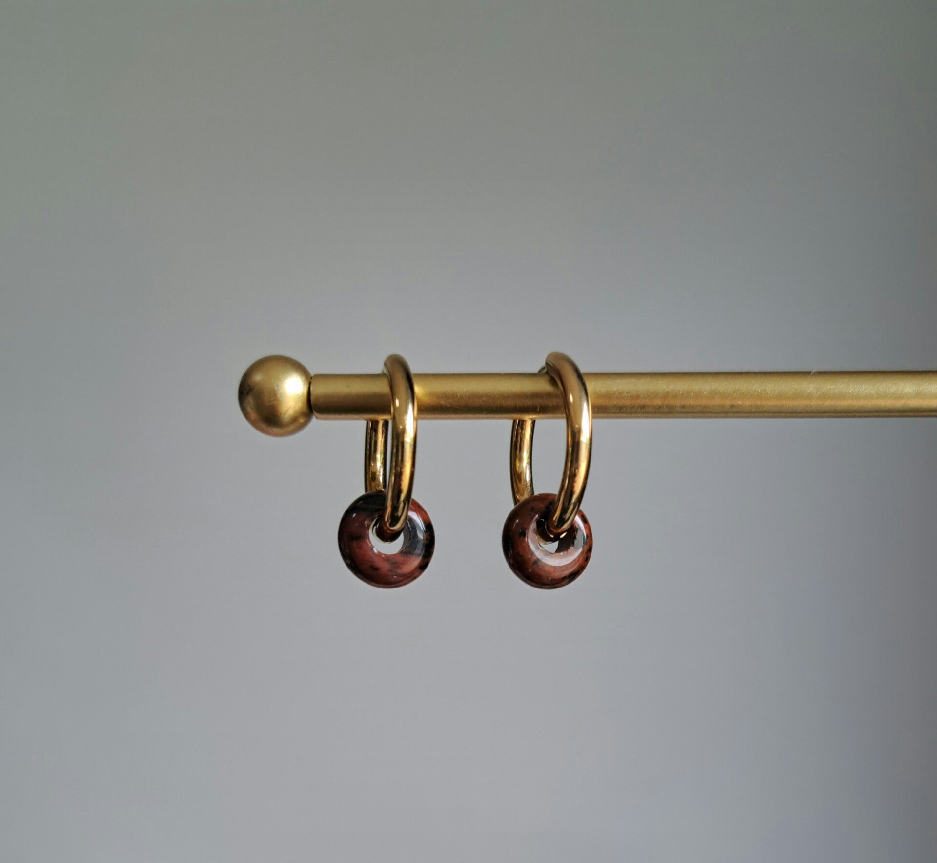 Stainless steel met bruin