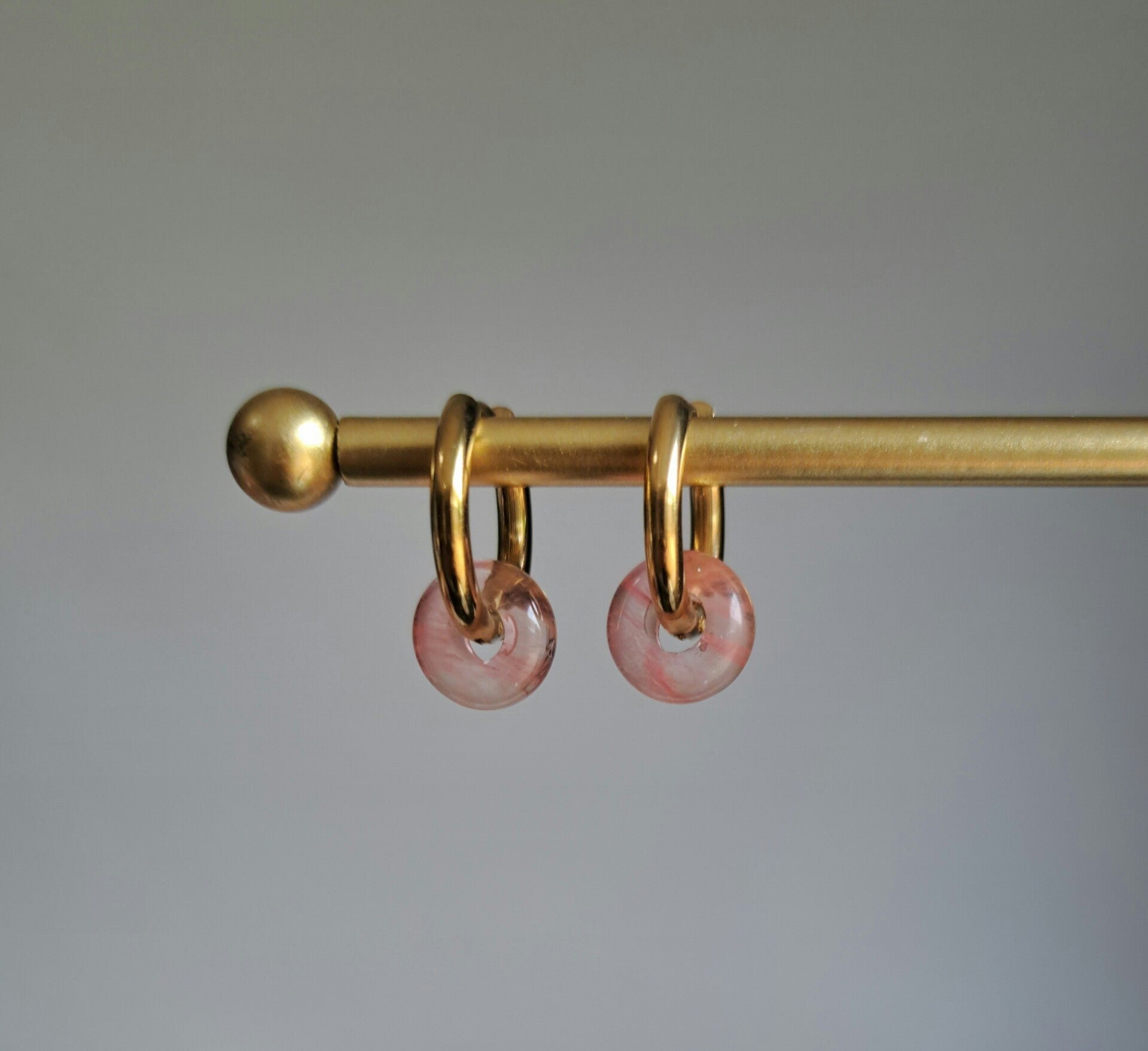 Stainless steel met lichtroze