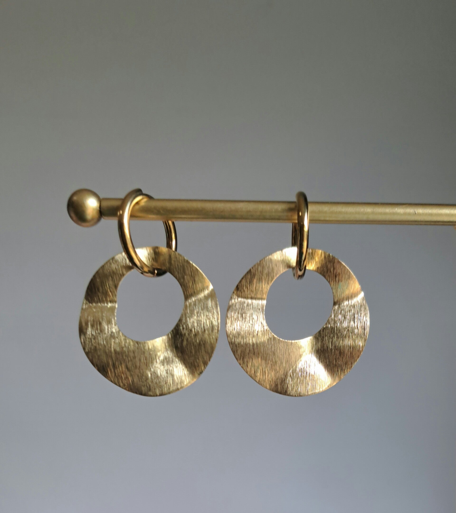 Groot rond aan stainless steel
