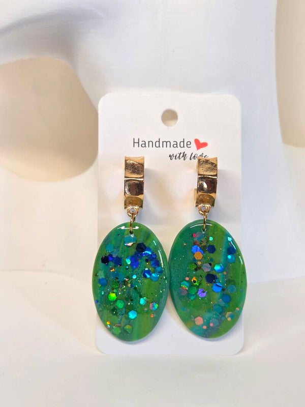 Polymeerklei Oorbellen – Green Glitter Oval