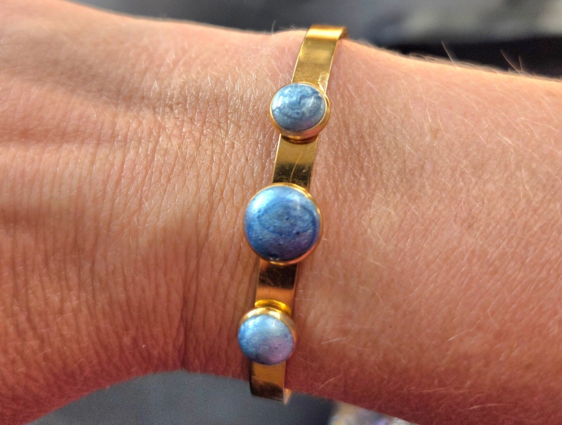RVS Bangle Goud – Cosmic Blue