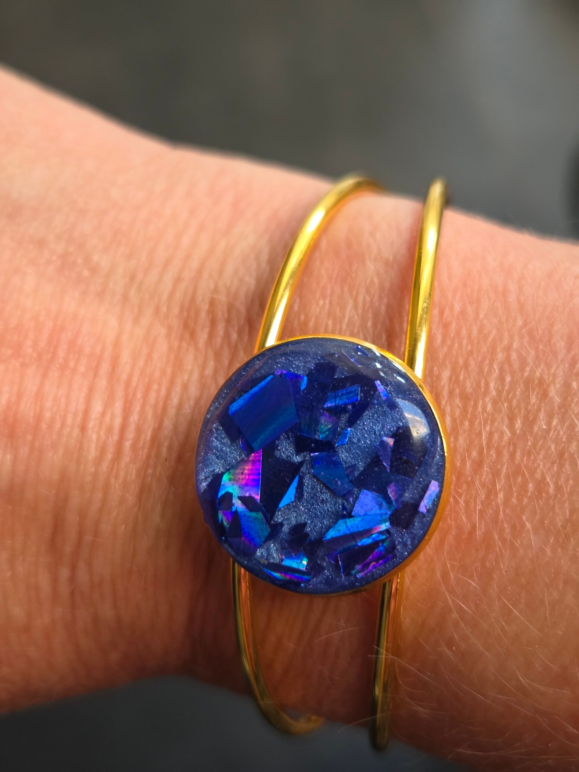 Gouden RVS Bangle – Holographic Royal Blue