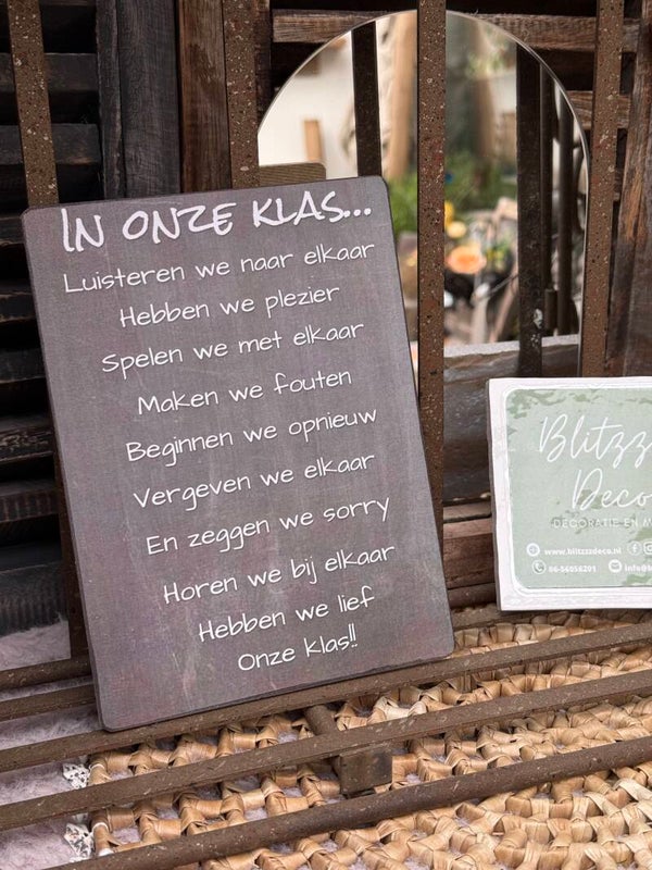 Tekst bordje : in onze klas
