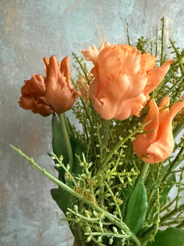 Bos parkiet tulpen met gagel opgemaakt (1)