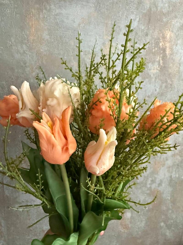 Bos parkiet tulpen met gagel opgemaakt (2)