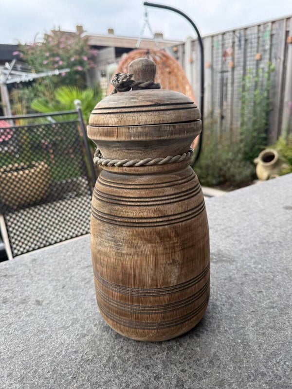 Nepalese pot hoog
