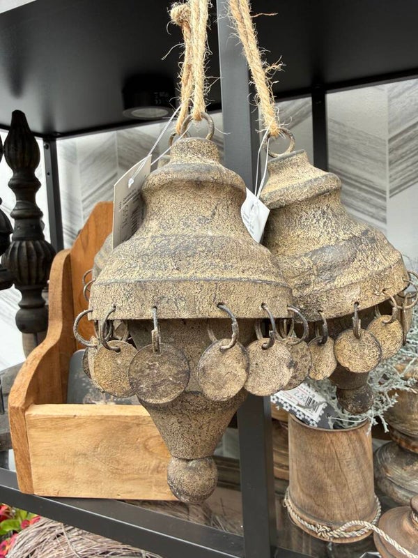 Roest hanger met muntjes (1)