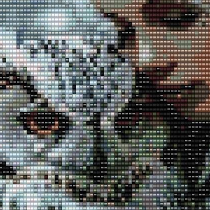 Im Schnee steht eine Frau mit einem Uhu auf dem Arm, die Szene strahlt Ruhe und Naturverbundenheit aus.