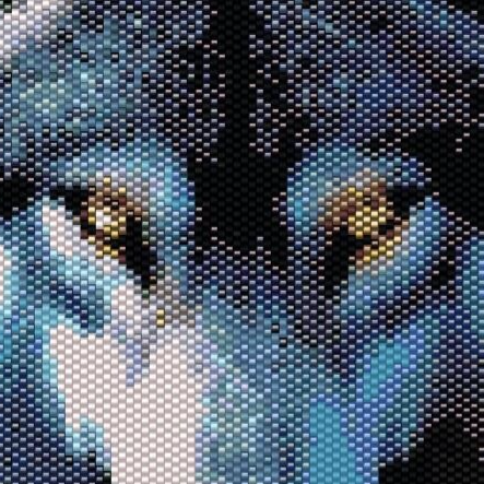 Ein Muster eines Wolfes, der majestätisch im Wald steht, umgeben von Bäumen und sanften Lichtstrahlen.