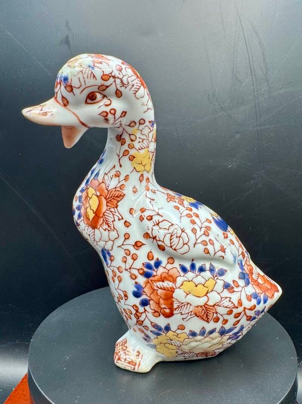 Antique Chines Family Rose Imari porcelain Duck dating from the late 19th to early 20th