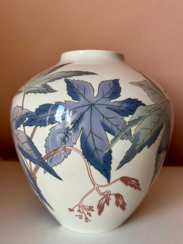 Beautiful rare vintage Lladro Ricinus Palm Vase #1590