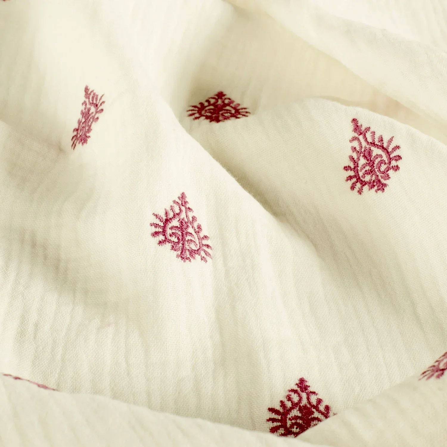 Hydrofiel geborduurd ornament