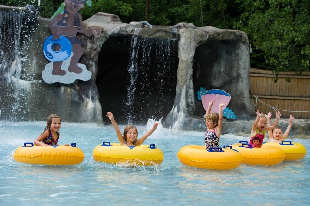 pool_lagoon_3840-202-1024x681-standard-oti3ts.jpg