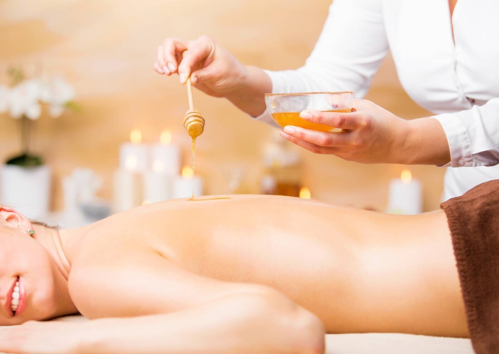 Tibetische Honigmassage zur Aktivierung des Bindegewebes, Förderung des Lymphflusses und natürlichen Entgiftung in Gera.