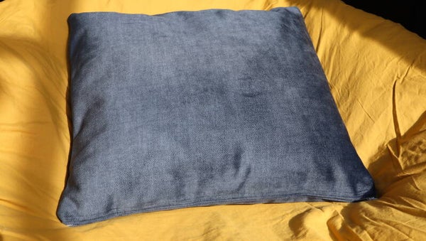 kussen donker blauw