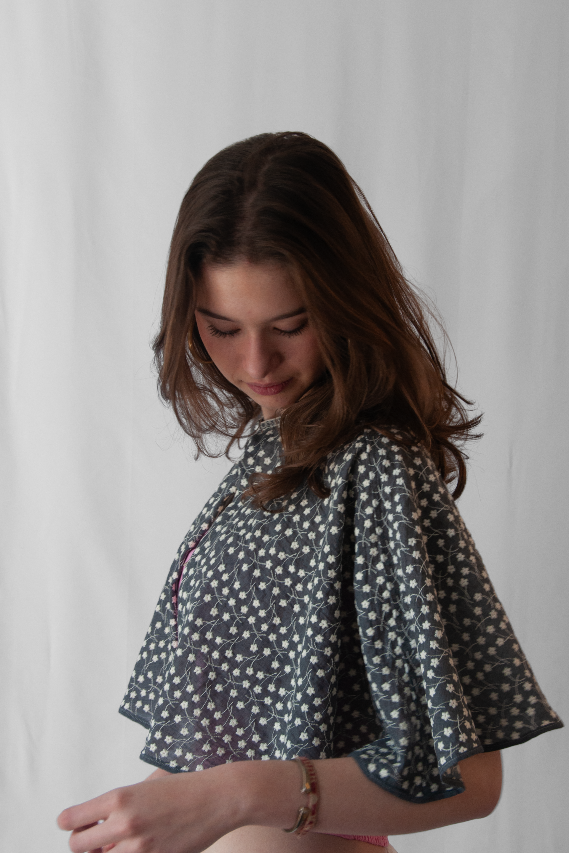 Summer Cape Dark Grey