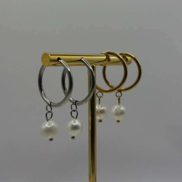 One pearl oorbel groot